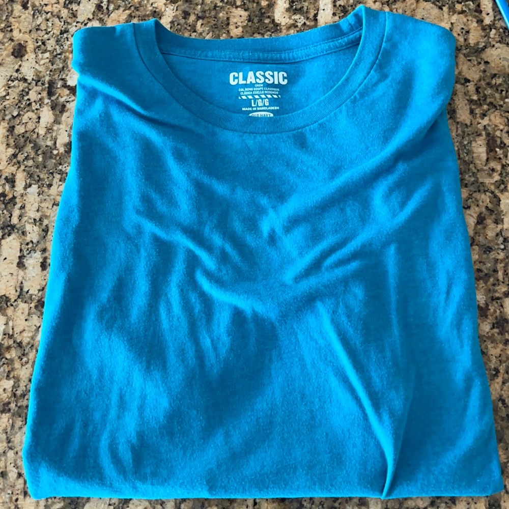 Men’s Old navy blue crew neck tee